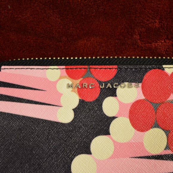 Marc Jacobs Phone Wristlet - Picture 2 of 7